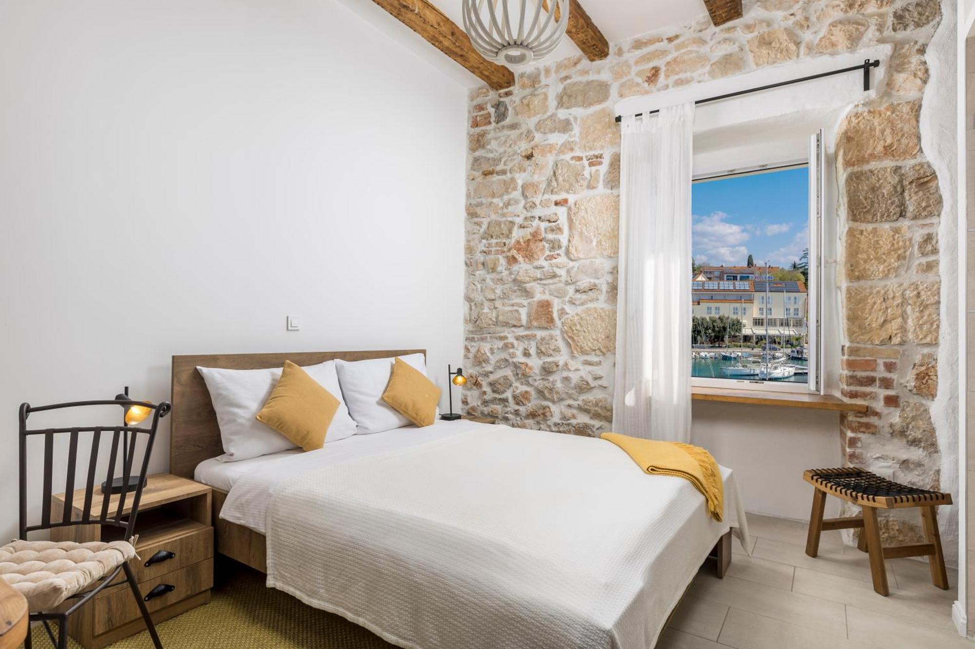The House Hotel Malinska Exterior photo