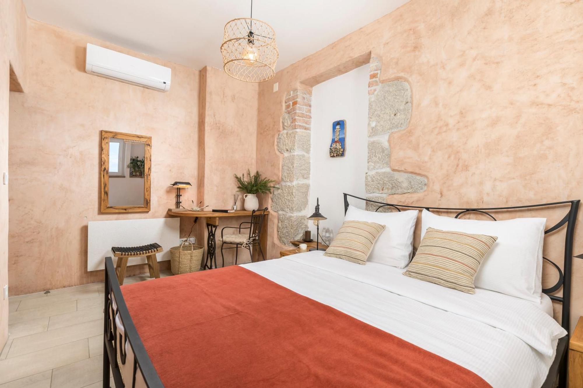 The House Hotel Malinska Exterior photo